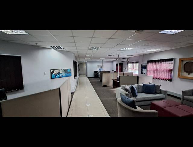 3,535M² FACTORY TO LET IN MAXMEAD